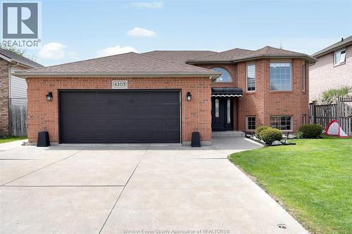 4205 Barton Crescent, Windsor, ON - Outdoor With Exterior