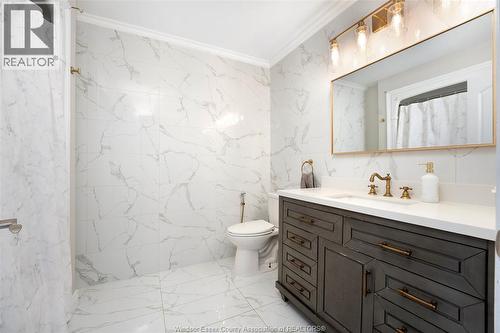 4205 Barton Crescent, Windsor, ON - Indoor Photo Showing Bathroom