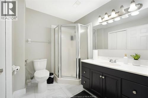 4205 Barton Crescent, Windsor, ON - Indoor Photo Showing Bathroom
