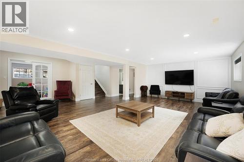 4205 Barton Crescent, Windsor, ON - Indoor Photo Showing Living Room