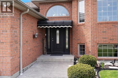 4205 Barton Crescent, Windsor, ON - Outdoor With Exterior