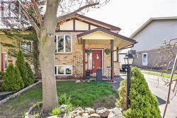 UPPER - 213 SCOTT ROAD Cambridge, ON N3C 3K6