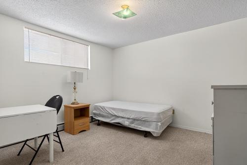 9732  75 Ave Nw, Edmonton, AB - Indoor Photo Showing Bedroom