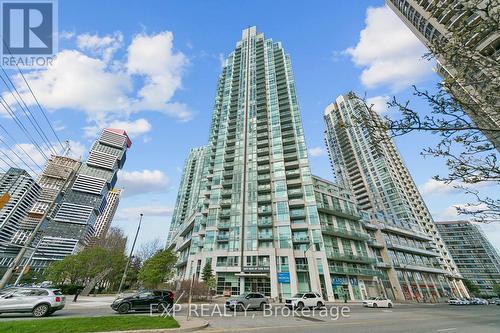 3305 - 3939 DUKE OF YORK BOULEVARD  Mississauga, ON L5B 4N2