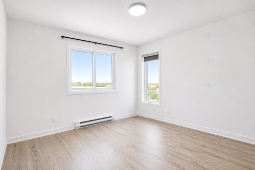 Chambre à coucher - 4-6100 Rue De Champagnier, Brossard, QC - Indoor Photo Showing Other Room