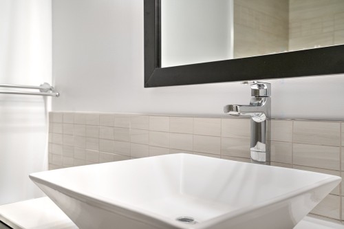 Bathroom - 104-1360 Rue St-Jacques, Montréal (Ville-Marie), QC - Indoor Photo Showing Other Room