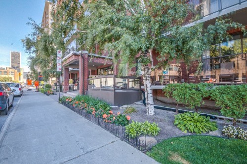 Front of Structure - 104-1360 Rue St-Jacques, Montréal (Ville-Marie), QC - Outdoor
