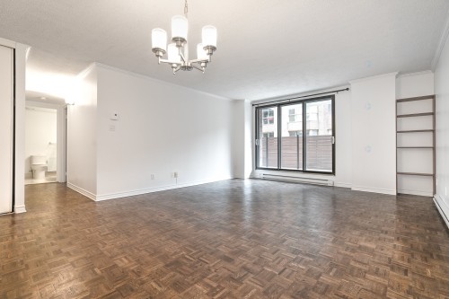 Living Room - 104-1360 Rue St-Jacques, Montréal (Ville-Marie), QC - Indoor Photo Showing Other Room