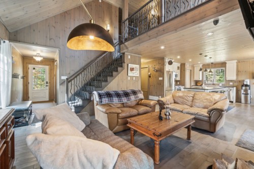 Living Room - 12 Imp. Du Chardonnet, Lac-Supérieur, QC - Indoor Photo Showing Living Room