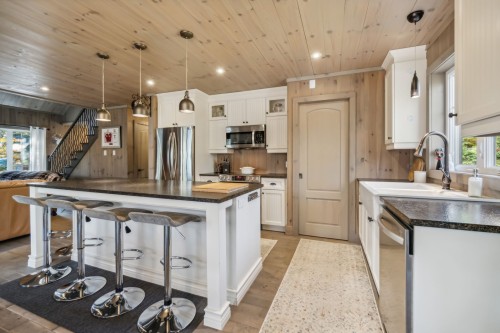 Kitchen - 12 Imp. Du Chardonnet, Lac-Supérieur, QC - Indoor Photo Showing Kitchen With Upgraded Kitchen