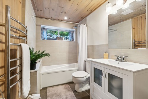 Bathroom - 12 Imp. Du Chardonnet, Lac-Supérieur, QC - Indoor Photo Showing Bathroom