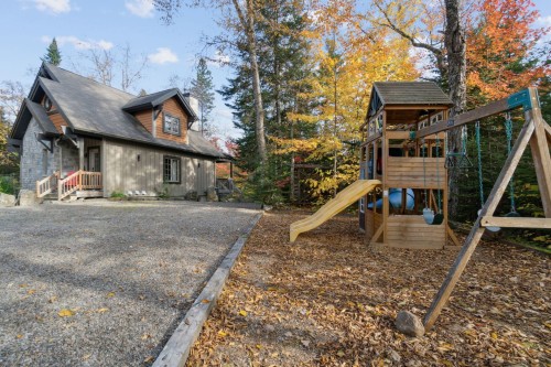 Courtyard - 12 Imp. Du Chardonnet, Lac-Supérieur, QC - Outdoor