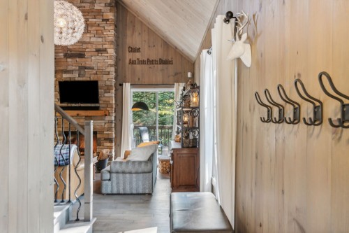Mud Room - 12 Imp. Du Chardonnet, Lac-Supérieur, QC - Indoor