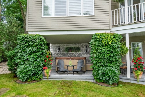 Spa - 244 Rue Main, Hudson, QC - Outdoor