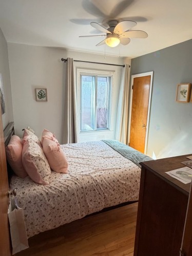 Chambre à coucher - 7180 Rue D'Aragon, Montréal (Le Sud-Ouest), QC - Indoor Photo Showing Bedroom