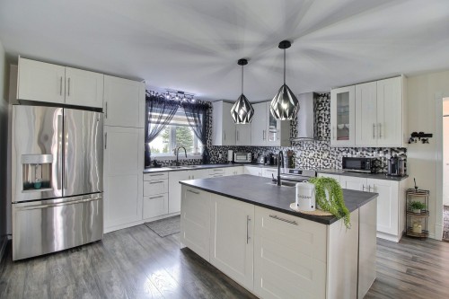 Cuisine - 441 4E Avenue, Malartic, QC - Indoor Photo Showing Kitchen