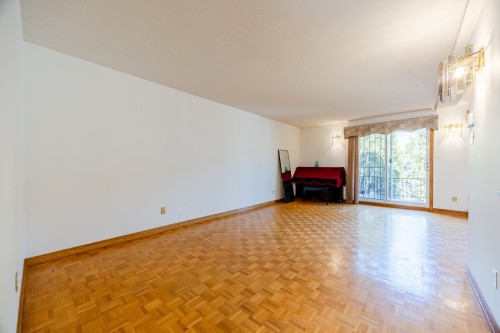 Salon - 5698 Rue Hector-Desloges, Montréal (Rosemont/La Petite-Patrie), QC - Indoor Photo Showing Other Room