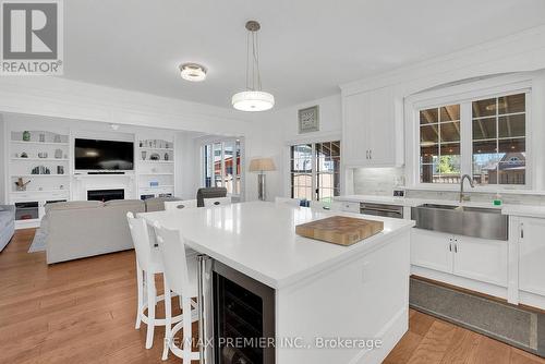 116 Torrey Pines Road, Vaughan, ON - Indoor Photo Showing Kitchen With Double Sink