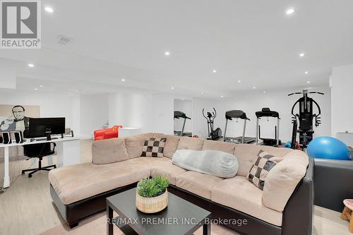 116 Torrey Pines Road, Vaughan, ON - Indoor Photo Showing Living Room