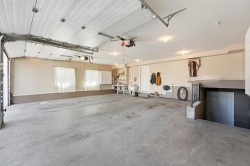 Garage - 