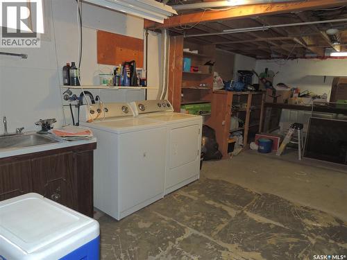 421 Maple Bay, Estevan, SK - Indoor Photo Showing Laundry Room