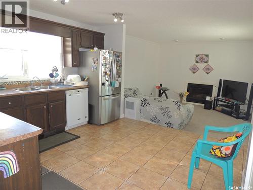 421 Maple Bay, Estevan, SK - Indoor Photo Showing Kitchen With Double Sink