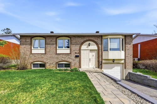 580 Rue Voltaire  Brossard, QC J4W 2R4