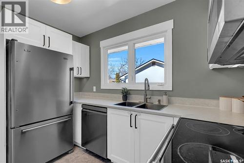 2050 Jubilee Avenue, Regina, SK - Indoor Photo Showing Kitchen With Double Sink