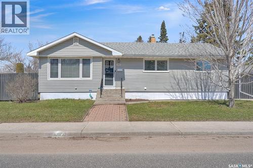 2050 Jubilee Avenue, Regina, SK - Outdoor