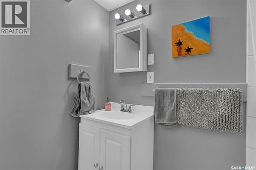 2050 Jubilee Avenue, Regina, SK - Indoor Photo Showing Bathroom
