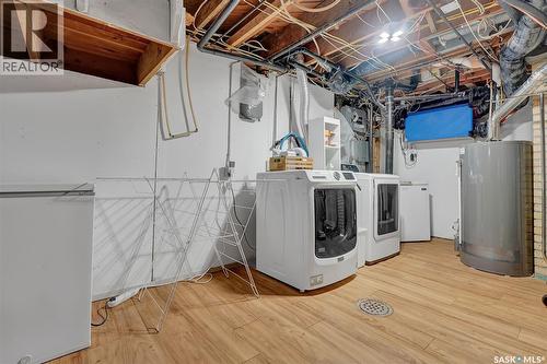 2050 Jubilee Avenue, Regina, SK - Indoor Photo Showing Laundry Room
