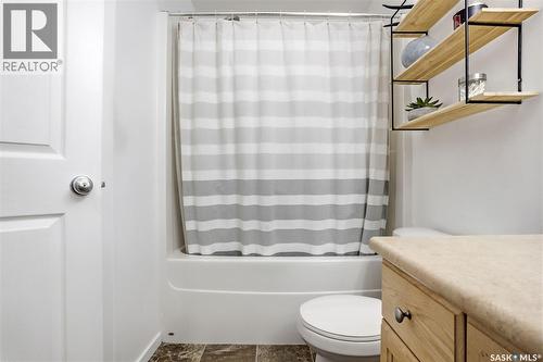 34 4425 Nicurity Drive, Regina, SK - Indoor Photo Showing Bathroom