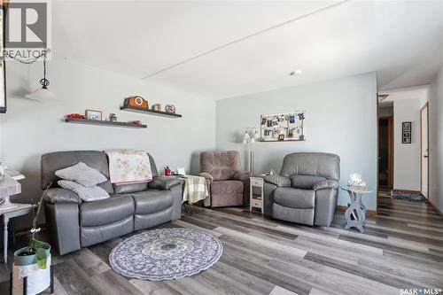 14 401 Railway Avenue E, Vanscoy, SK 