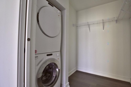 Closet - 1201-1155 Rue De La Montagne, Montréal (Ville-Marie), QC - Indoor Photo Showing Laundry Room