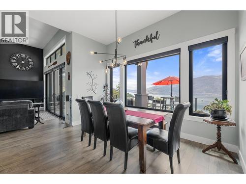 3663 Mckinley Beach Drive, Kelowna, BC - Indoor Photo Showing Dining Room