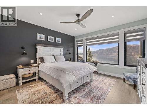 3663 Mckinley Beach Drive, Kelowna, BC - Indoor Photo Showing Bedroom