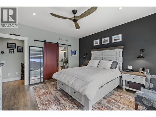 3663 Mckinley Beach Drive, Kelowna, BC - Indoor Photo Showing Bedroom