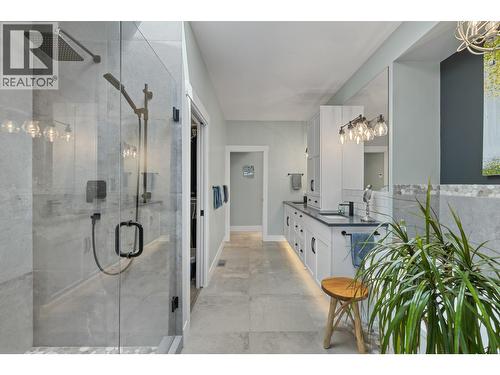 3663 Mckinley Beach Drive, Kelowna, BC - Indoor Photo Showing Bathroom