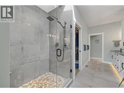 3663 Mckinley Beach Drive, Kelowna, BC - Indoor Photo Showing Bathroom