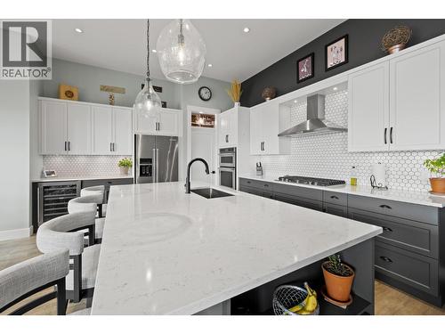 3663 Mckinley Beach Drive, Kelowna, BC - Indoor Photo Showing Kitchen With Upgraded Kitchen