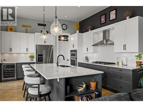 3663 Mckinley Beach Drive, Kelowna, BC - Indoor Photo Showing Kitchen With Upgraded Kitchen