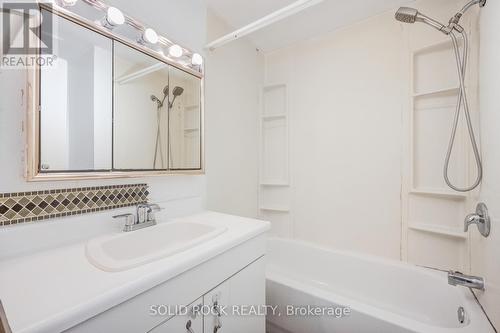 Bathroom - 332 - 332 Fleetwood Crescent, Brampton, ON - Indoor Photo Showing Bathroom