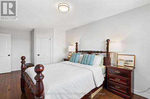 1321 Inglehart Drive, Burlington, ON - Indoor Photo Showing Bedroom