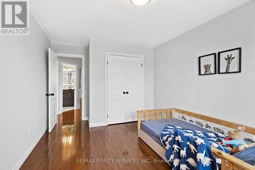 1321 Inglehart Drive, Burlington, ON - Indoor Photo Showing Bedroom