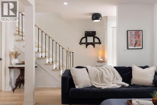 1422 Ghent Avenue, Burlington, ON - Indoor
