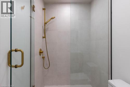 1422 Ghent Avenue, Burlington, ON - Indoor Photo Showing Bathroom