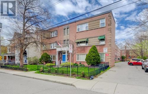 137 EMERALD STREET S  Hamilton, ON L8N 2V4