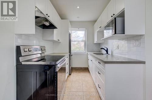 137 Emerald Street S, Hamilton, ON - Indoor Photo Showing Kitchen