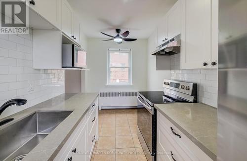 137 Emerald Street S, Hamilton, ON - Indoor Photo Showing Kitchen
