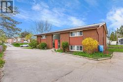 111 CONROY CRESCENT Guelph (Dovercliffe Park/Old University), ON N1G 2V5